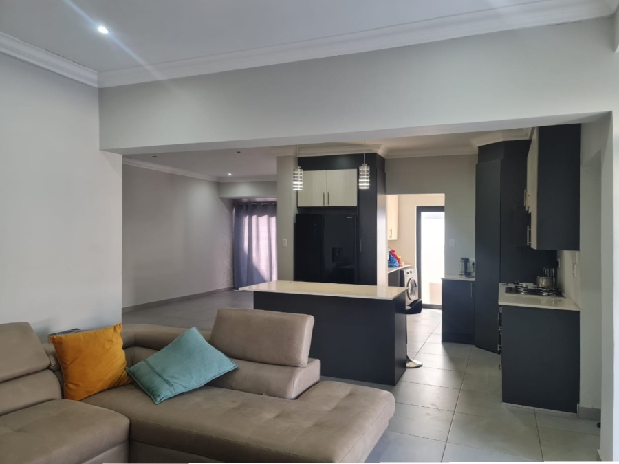 To Let 3 Bedroom Property for Rent in Melodie North West